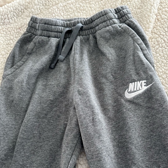 Nike boys xl sweatpants - Picture 1 of 4